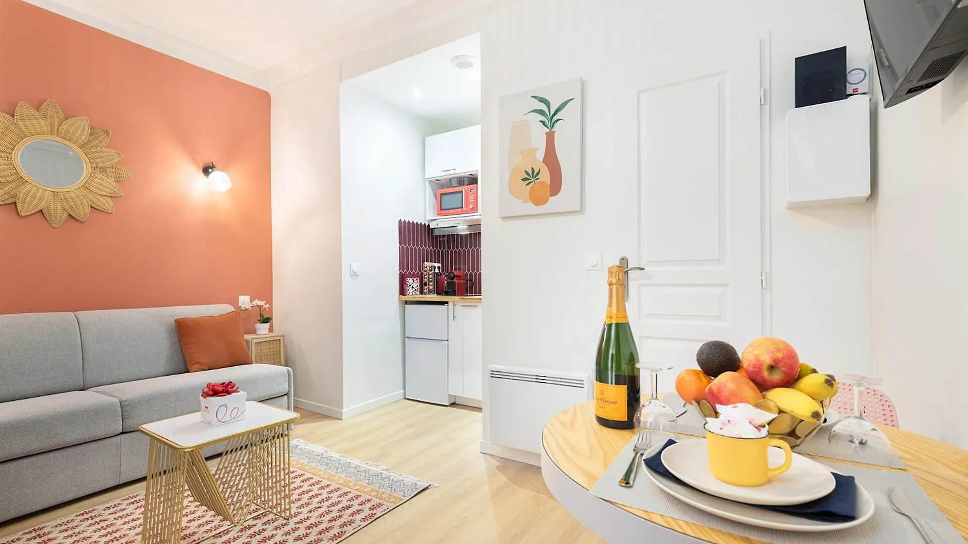 Guestrust- Arc De Triomphe Corail Apartment